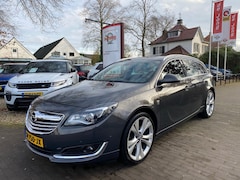 Opel Insignia Sports Tourer - 1.6 TURBO 170PK OPC-LINE / 20'' LMV / CAMERA / NAVI / TREKHAAK