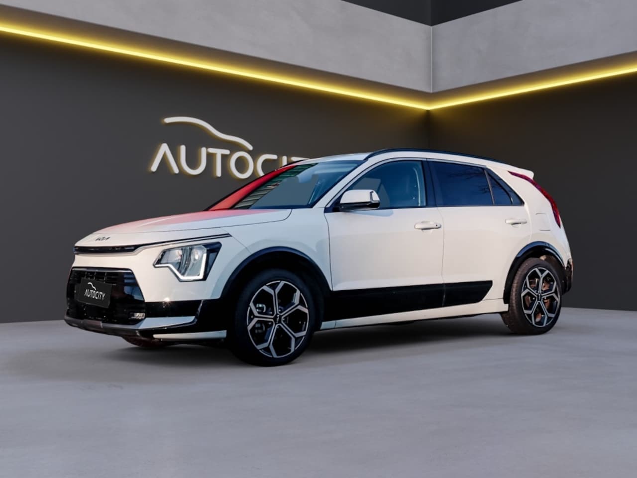 Kia Niro - 1.6 GDi HEV Hybrid DynamicLine Camera l Adaptive Cruise l Blinds - AutoWereld.nl