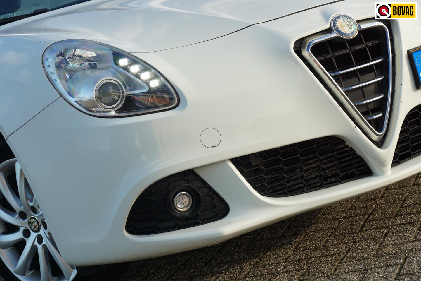 Alfa Romeo Giulietta - 1.4 T Distinctive | Bianco Divino | Clima/Cruise/LMV/Bluetooth/LED - Keurig! - AutoWereld.nl