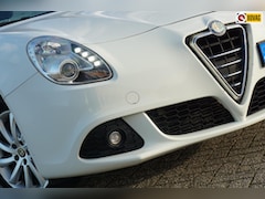 Alfa Romeo Giulietta - 1.4 T Distinctive | Bianco Divino | Clima/Cruise/LMV/Bluetooth/LED - Keurig