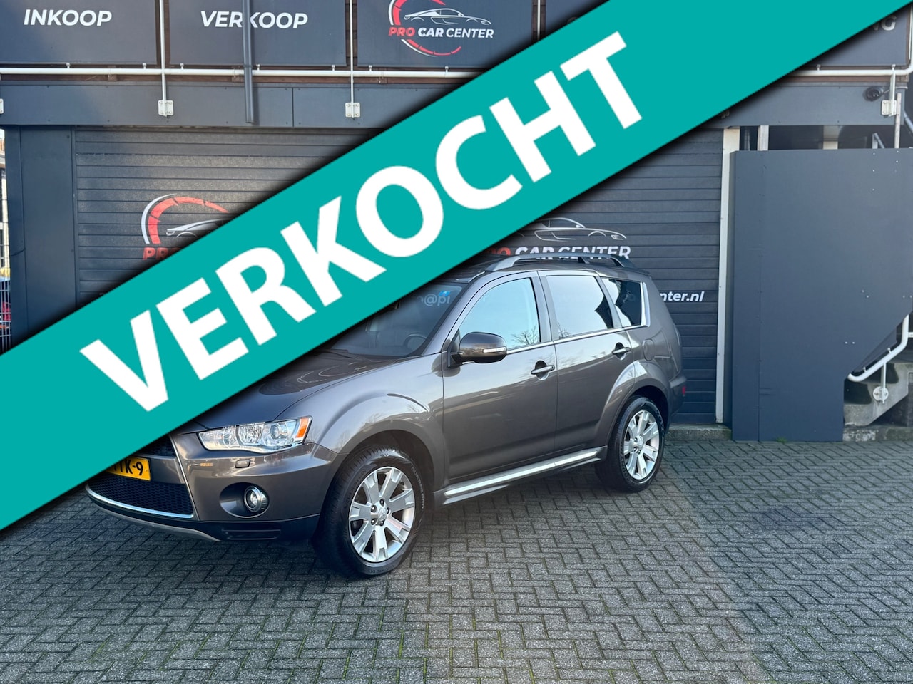 Mitsubishi Outlander - 2.0 Edition Two DAK|AUT|CLIMATE|CRUISE|CAM|PDC|STOEL.VER|LEER|NAVI|NAP|LMV|APK - AutoWereld.nl
