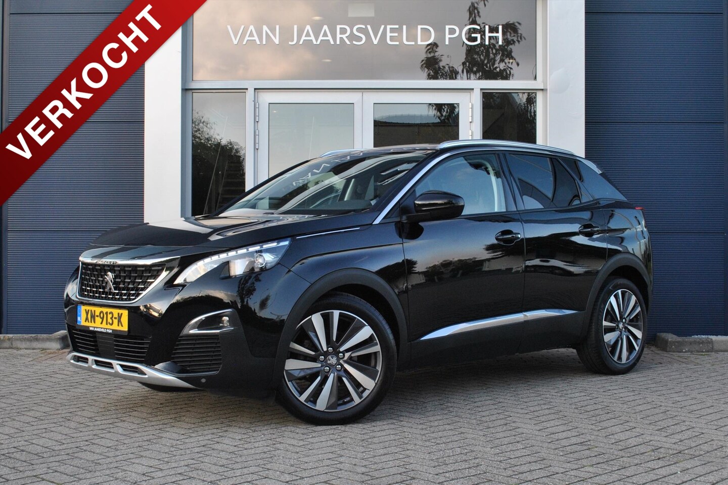 Peugeot 3008 - Allure 1.2 PureTech 130pk Focal / Afn. trekhaak - AutoWereld.nl