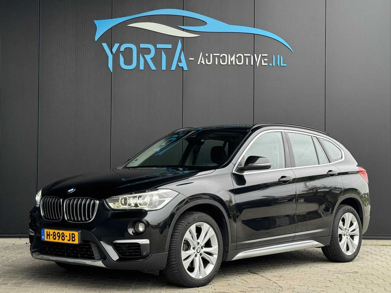 BMW X1 - sDrive18i AUTOMAAT*CAMERA*SPORTSTOEL*NAVI*CRUISE*LED - AutoWereld.nl