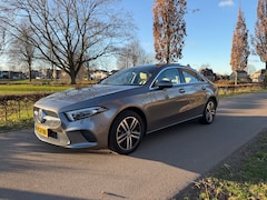 Mercedes-Benz A-klasse - 250 e Business Solution Luxury Limited | ORIGINEEL NL | Schuif- kanteldak | Lederen bekleding | Volledig Virtual Display | Stoelv