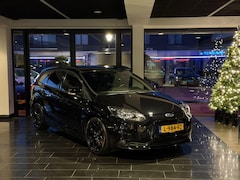 Ford Focus Wagon - 2.0 EcoBoost ST-3 250 PK / 6 BAK / PARKEER SENSOOR / ST STOEL / UITLAAT