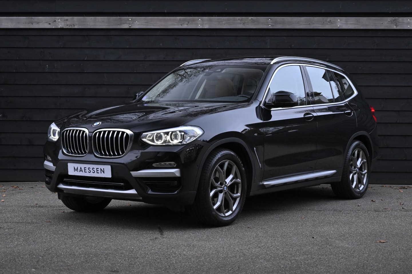 BMW X3 - xDrive20i High Executive /Pano/Trekhaak/PDC/Leder - AutoWereld.nl