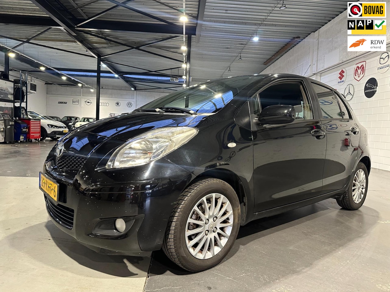 Toyota Yaris - 1.3 VVTi Dynamic/Navi/trekhaak/Apk nieuw - AutoWereld.nl