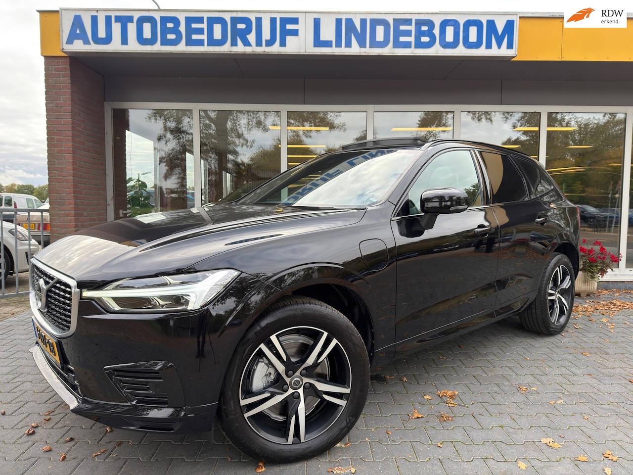 Volvo XC60 - 2.0 T8 AWD Inscription R-Design H&K Recharge - AutoWereld.nl