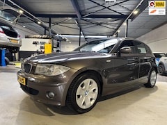 BMW 1-serie - 116i Business Line/navi/pdc/Airco/Apk nieuw bij aflevering