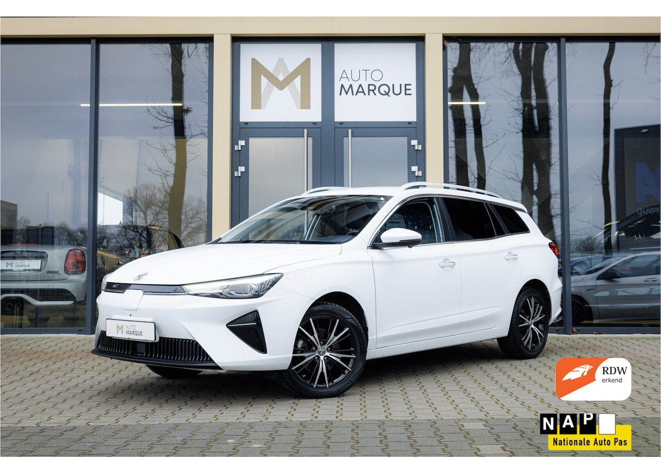 MG MG5 Electric - Long Range 61 kWh Luxury | LED | 360 Camera | 1e Eigenaar | Adaptive Cruise Control | 17" - AutoWereld.nl