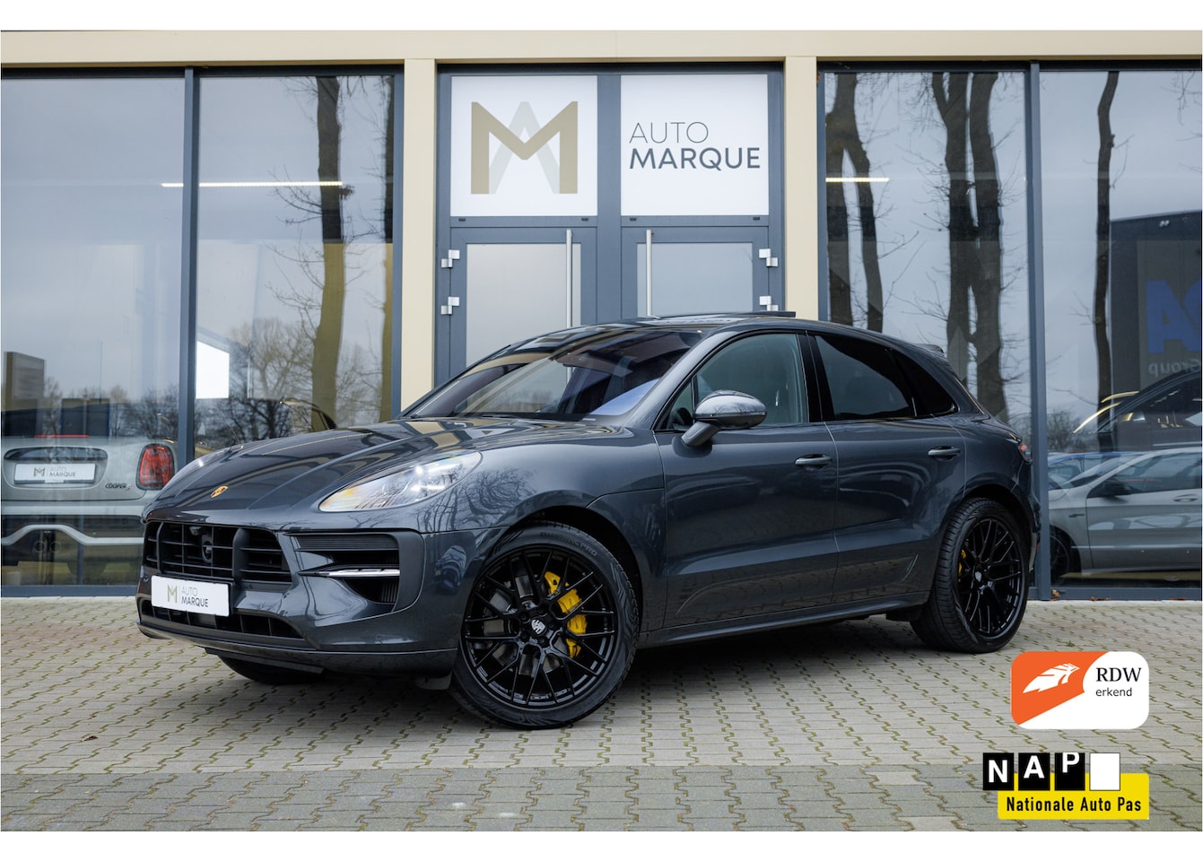 Porsche Macan - 3.0 S 354PK | Sport Design | 21” LM Velgen | Panoramadak | Luchtvering PASM | Trekhaak | B - AutoWereld.nl