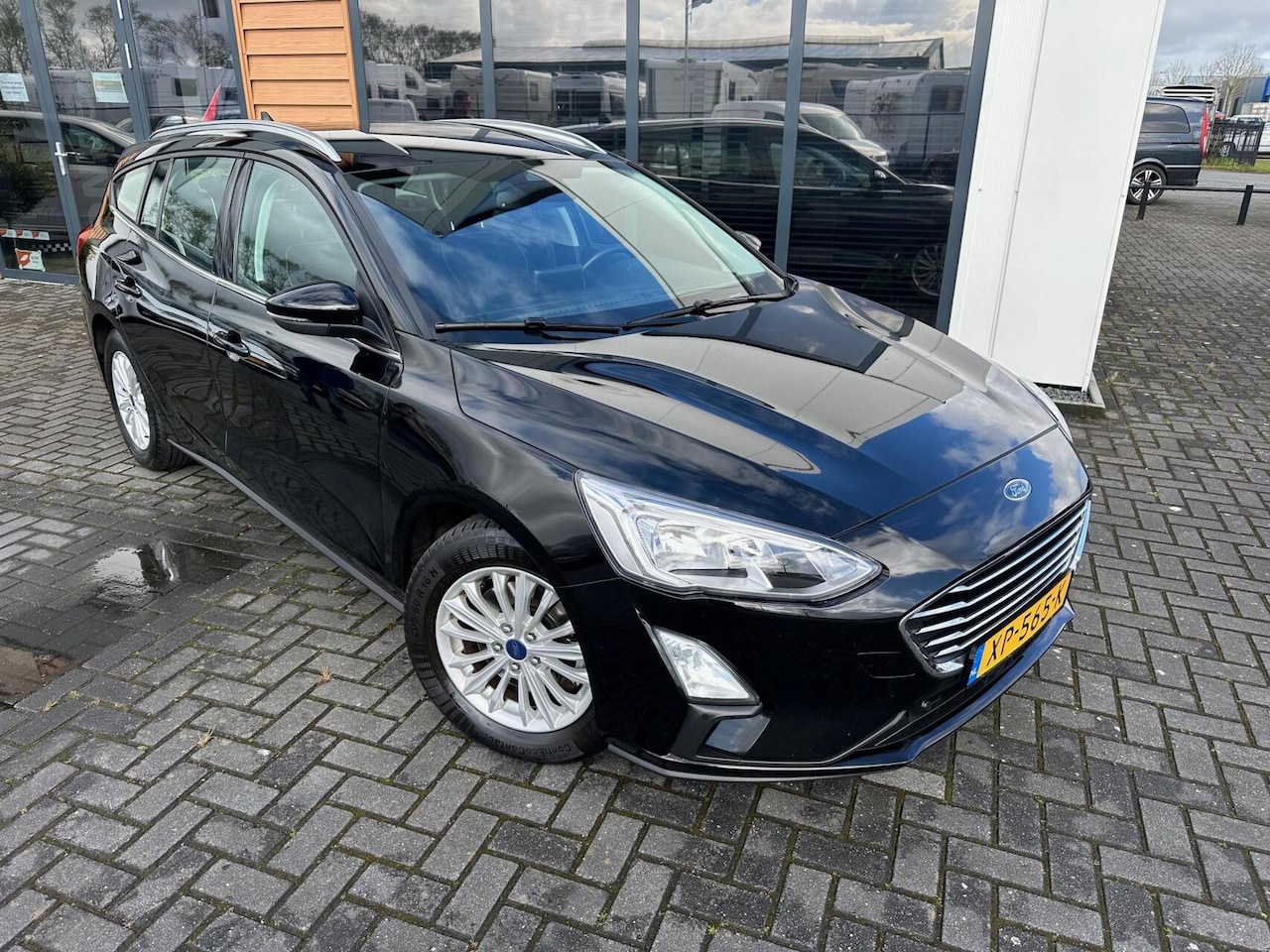 Ford Focus Wagon - 1.5 TDCI Titanium Business Trekhaak Clima - AutoWereld.nl