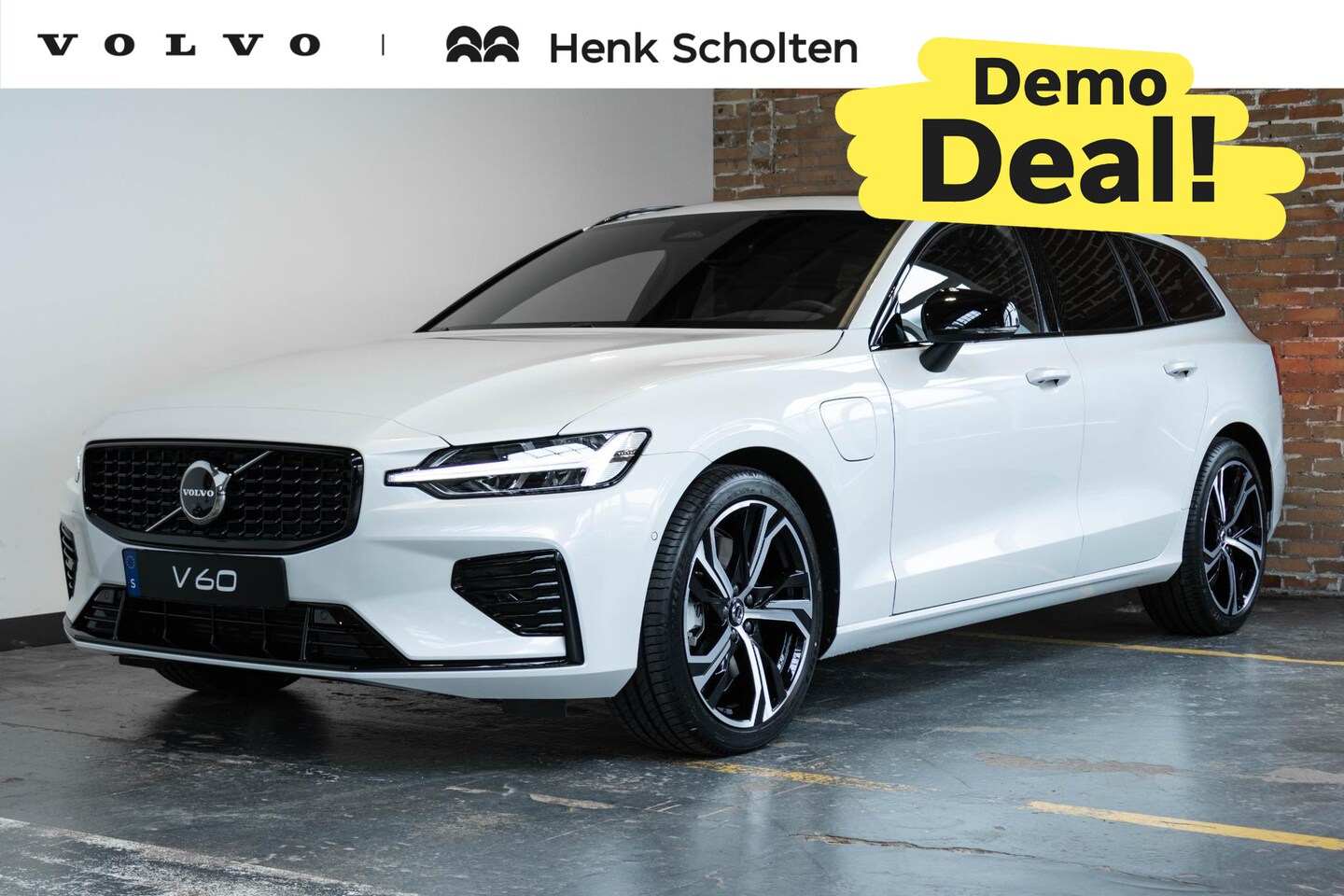 Volvo V60 - T6 Plug-in hybrid AWD Plus Dark | Head-Up Display | Schuif/Kantel Panoramadak | Harman Kar - AutoWereld.nl