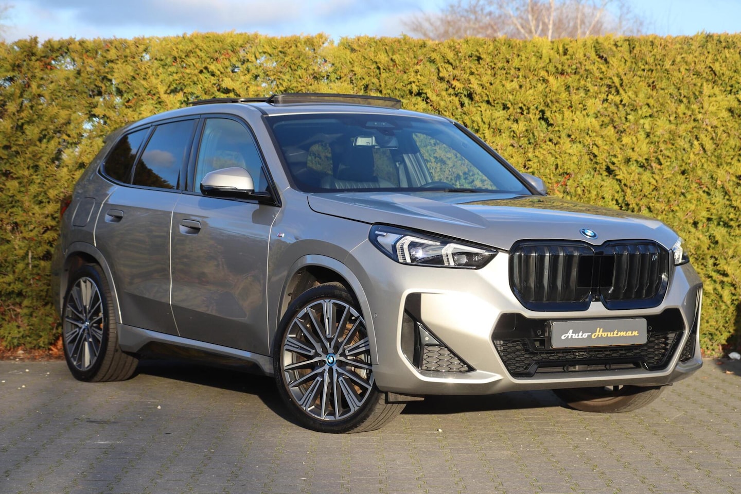 BMW iX1 - xDrive30 M Sport Launch Edition 67 kWh Carplay|H&K|Hud|Panodak|Leder|A.Cruise|E. Trhk|360 - AutoWereld.nl