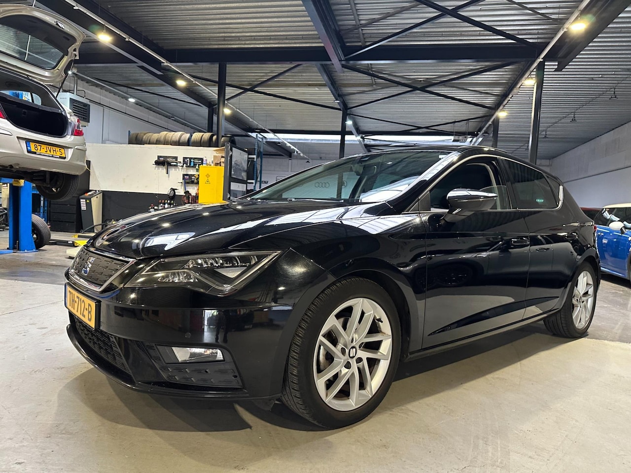 SEAT Leon - 1.0 EcoTSI Style Business Intense/Panoramadak/Dealer onderhouden - AutoWereld.nl