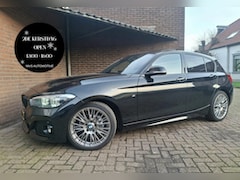 BMW 1-serie - 118i Edition M Sport Shadow Line Panoramadak / Apple Carplay / Stoelverwarming / Cruise Co