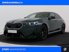 BMW M5 - 5 Serie Automaat / Stoelventilatie / Bowers & Wilkins / Stuurverwarming / Comfort Access /