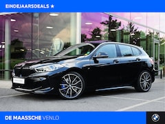 BMW 1-serie - M135i xDrive High Executive Automaat / Panoramadak / Achteruitrijcamera / Comfort Access /