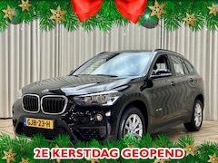 BMW X1 - sDrive20i *192PK* Stoelverwarming / Navigatie / PDC / Bluetooth / 17"LMV