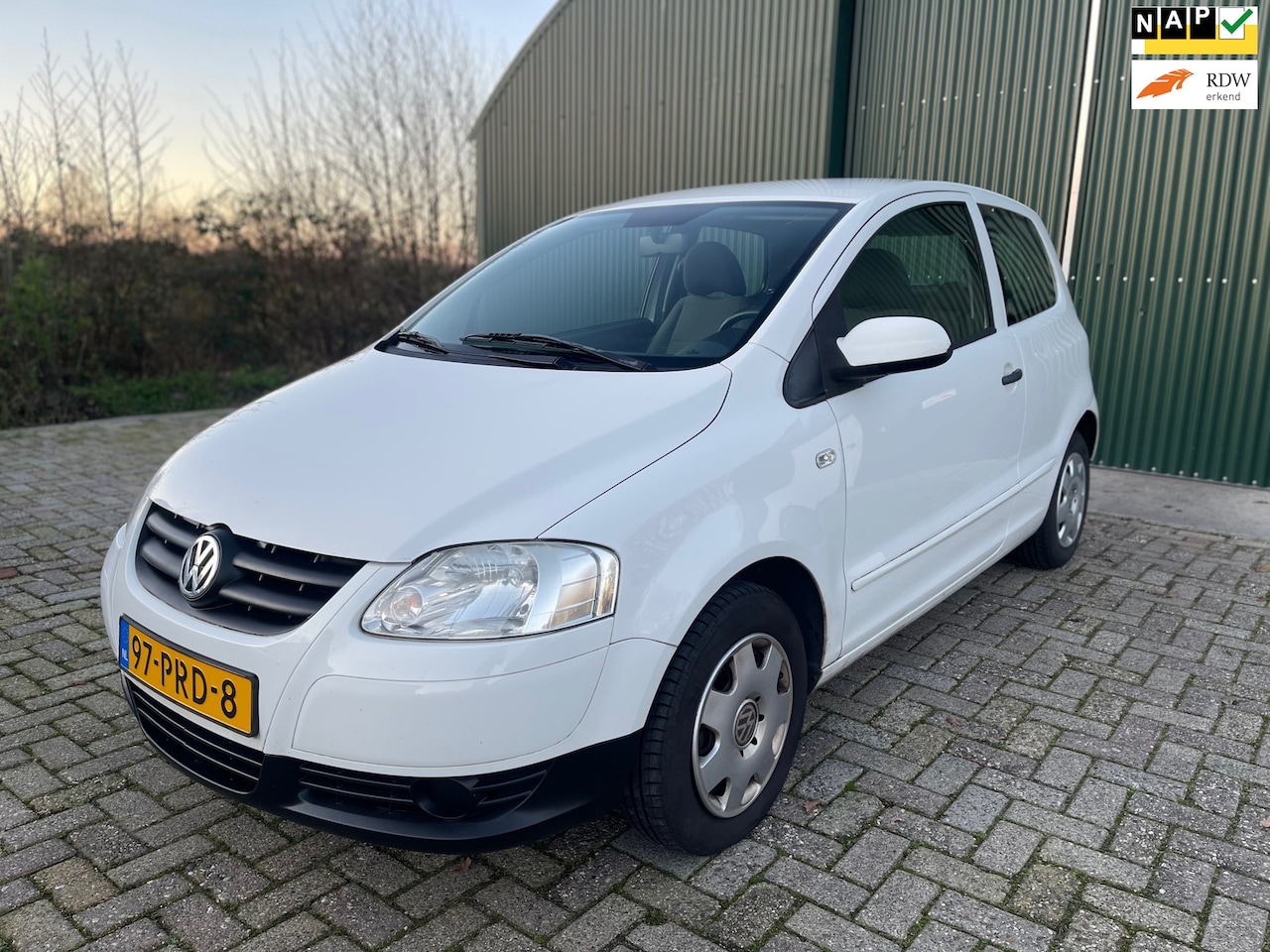 Volkswagen Fox - 1.2 Trendline 2e Eigenaar! / Airco/ Elektr.ramen/ NAP!! - AutoWereld.nl