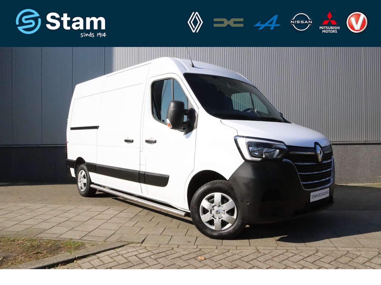 Renault Master - T35 2.3 dCi 150pk L2H2 Energy Work Edition Airco | Camera | Navi | Parksens. v+a | Trekhaa - AutoWereld.nl