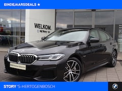 BMW 5-serie - 530e High Executive M Sport Automaat / Sportstoelen / Laserlight / Achteruitrijcamera / Co