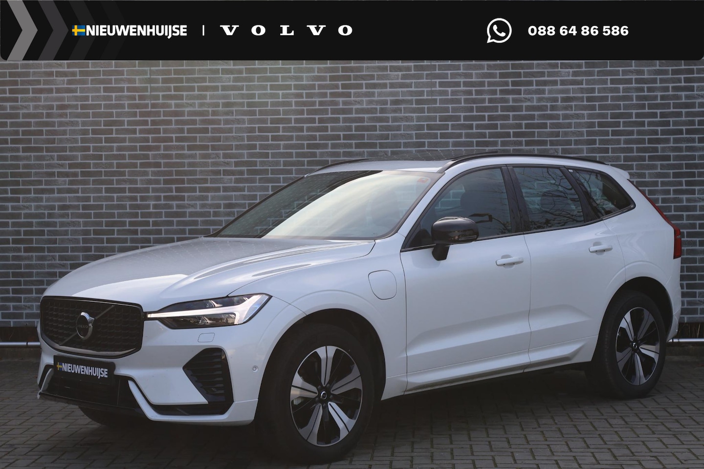 Volvo XC60 - 2.0 T6 Plug-in hybrid AWD Ultra Dark | Trekhaak | Panoramadak | 360 camera | Head-up displ - AutoWereld.nl