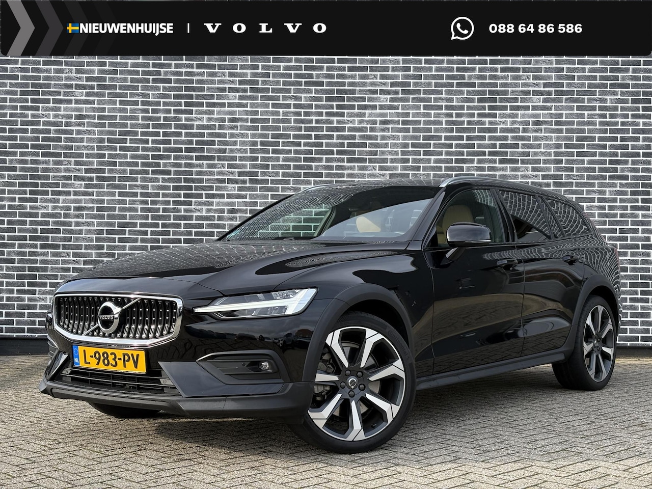 Volvo V60 Cross Country - 2.0 B5 AWD Pro | Trekhaak | Elektrische Stoelverstelling | Adaptieve Cruise Control met St - AutoWereld.nl