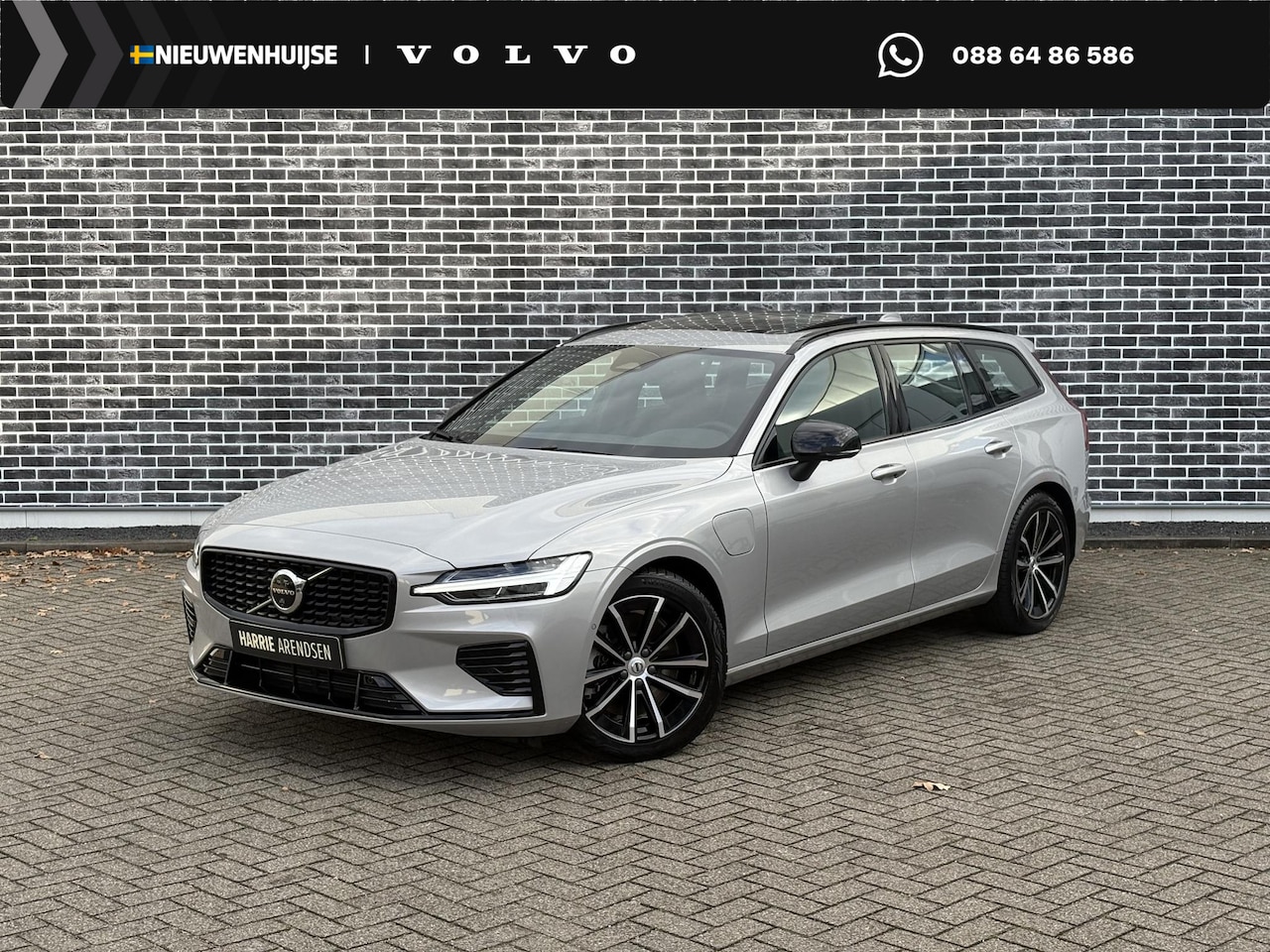 Volvo V60 - T6 Plug-in hybrid AWD Plus Dark | Harman Kardon Audio | Trekhaak | Stoel- / Stuurverwarmin - AutoWereld.nl