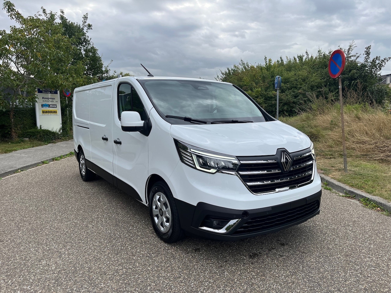 Renault Trafic - Comfort - Gesloten Bestel | Airconditioning | C-Shape LED dagrijverlichting | Cruise contr - AutoWereld.nl