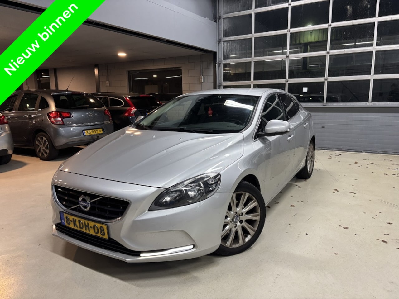 Volvo V40 - 1.6 D2 Momentum Navi|Camera|Clima - AutoWereld.nl