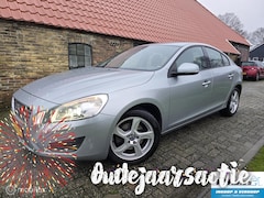 Volvo S60 - 1.6 T3 Momentum | Xenon | Camera | Trekhaak