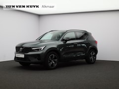 Volvo XC40 - B4 197PK Plus Dark / Panoramisch Schuif/kanteldak / Nubuck Bekleding / Extra Getint Glas /