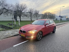 BMW 1-serie - 116d Sport Airco|Trekhaak|M-sport velgen