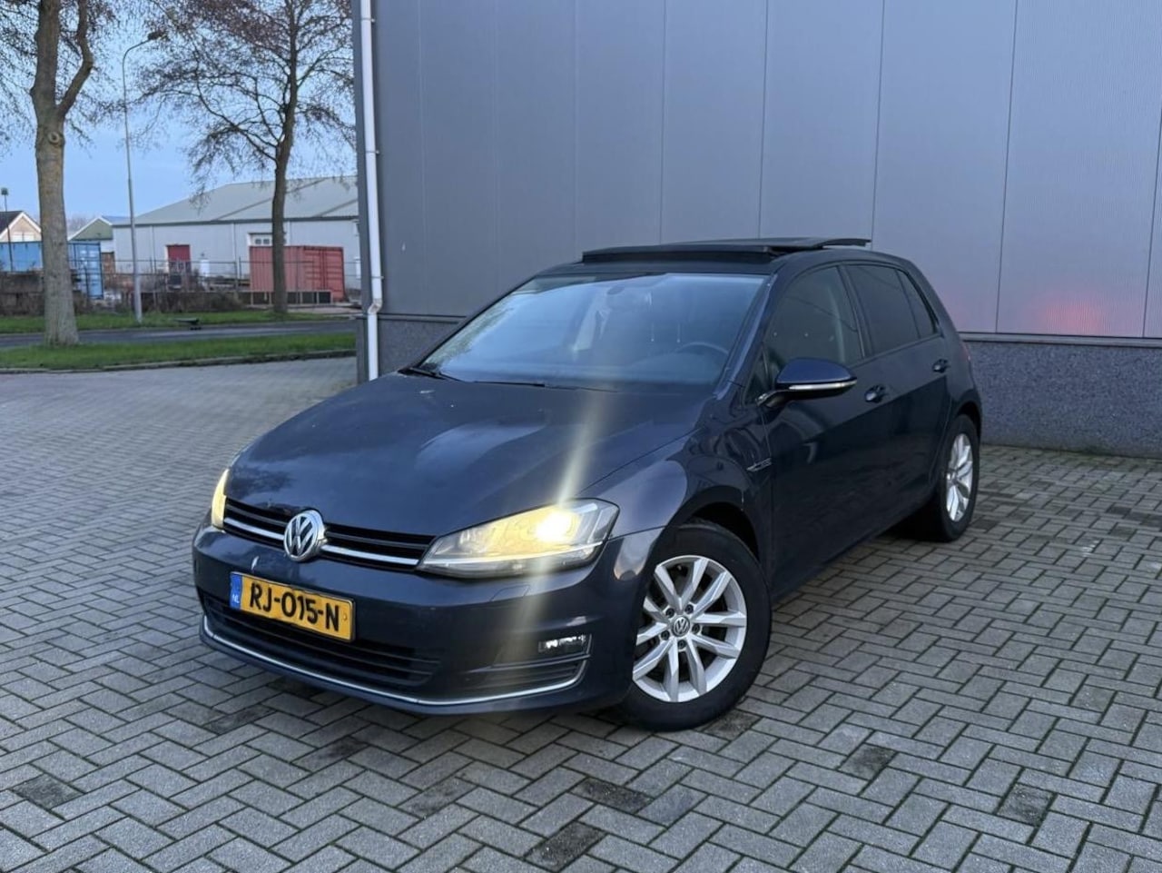 Volkswagen Golf - 1.6 TDI Highline Pano luxe opties - AutoWereld.nl