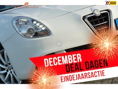 Alfa Romeo Giulietta - 1.4 T Distinctive | Bianco Divino | Clima/Cruise/LMV/Bluetooth/LED - Keurig