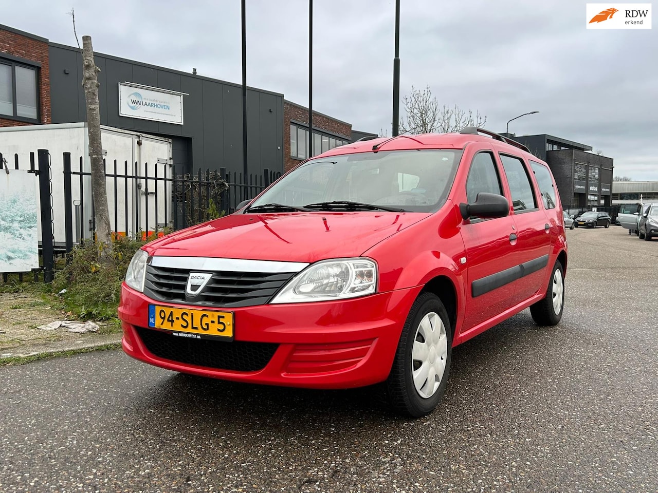 Dacia Logan MCV - 1.6 MPI Ambiance LPG 7p. 1.6 MPI Ambiance LPG 7p. - AutoWereld.nl