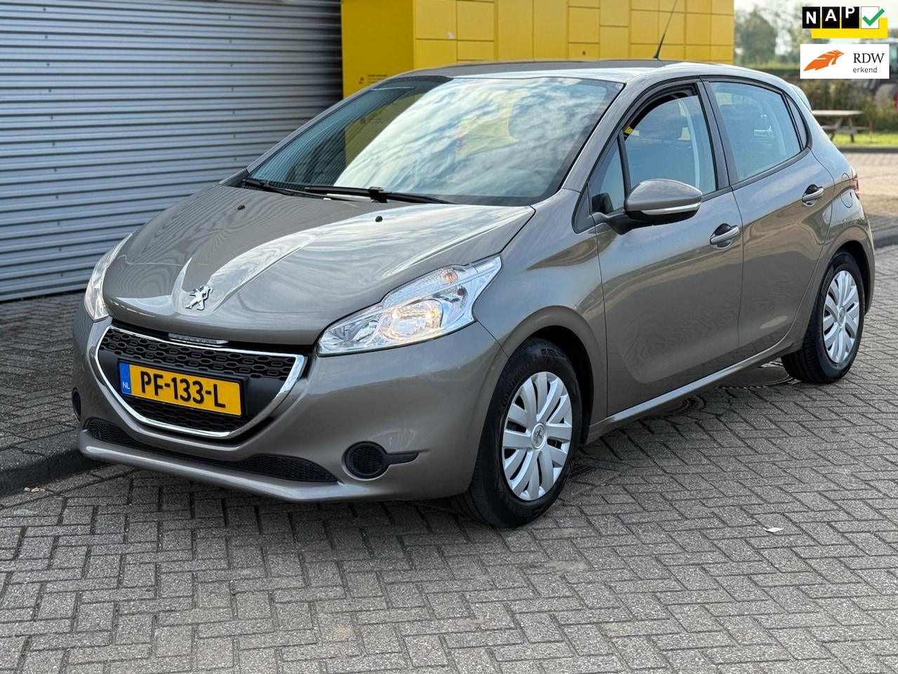 Peugeot 208 - 1.2 e-VTi Blue Lease Bj 2014 Automaat 5Deurs AIRCO - AutoWereld.nl