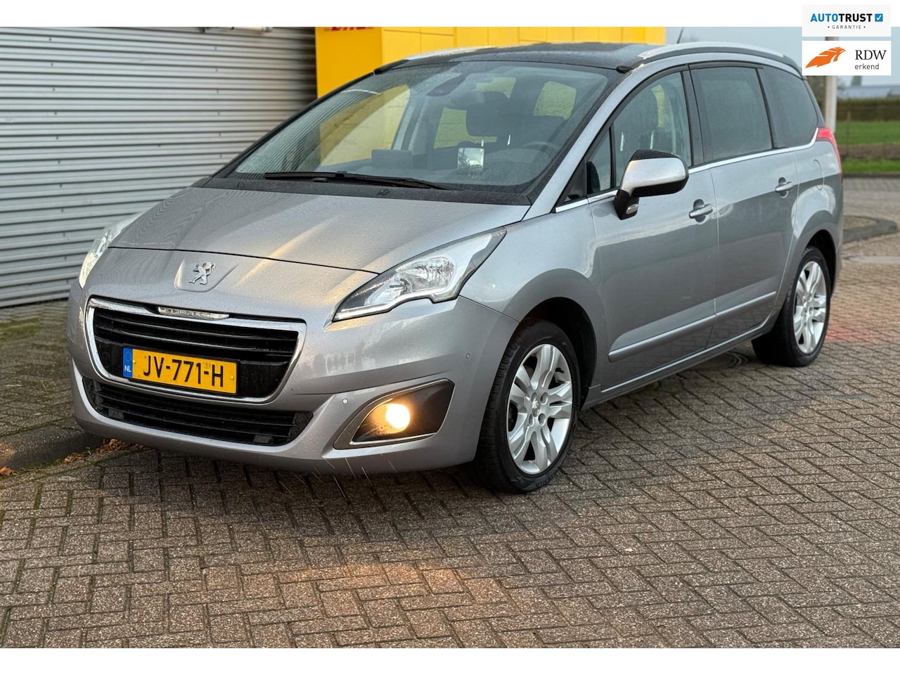 Peugeot 5008 - 1.6 THP Executive 7Pers Automaat Pano Navi Pdc Camera - AutoWereld.nl