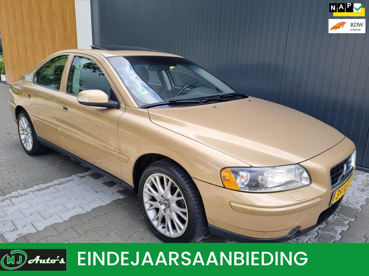 Volvo S60 - 2.4 DRIVERS EDITION + NW-KOPPELINGSET - AutoWereld.nl