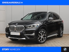 BMW X1 - sDrive20i High Executive xLine Automaat / Trekhaak / Sportstoelen / Head-Up / Achteruitrij