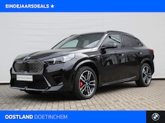 BMW iX2 - eDrive20 High Executive M Sport / Panoramadak / Sportstoelen / M Adaptief onderstel / Comf