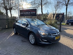 Opel Astra Sports Tourer - 1.4 Turbo Design Edition Navi Airco Trekh Dealer Ond