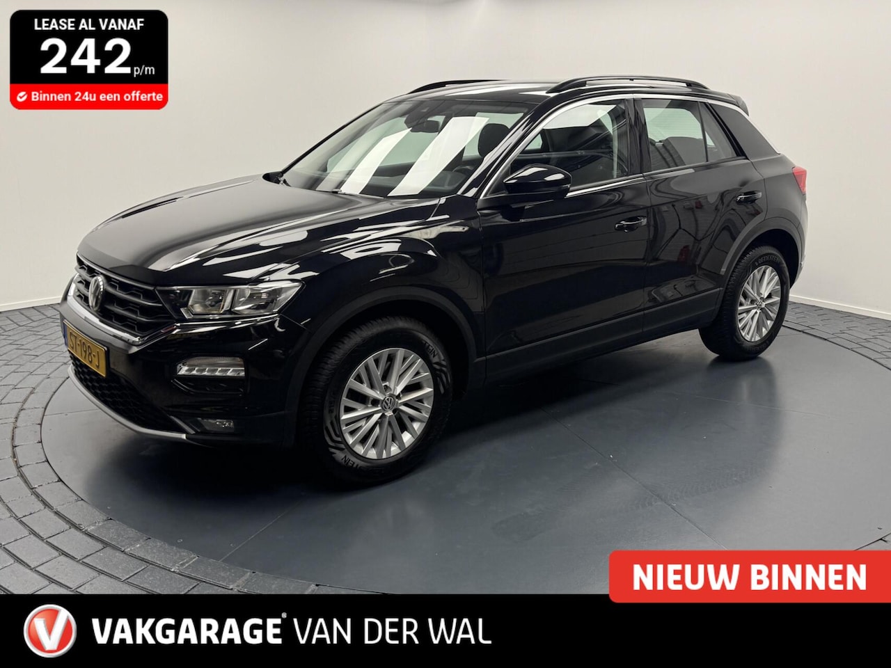 Volkswagen T-Roc - 1.5 TSi Sport Trekhaak-Navigatie-Carplay-Adapt.Cr.contr-Camera-Stoelverwarming-Parkeersens - AutoWereld.nl