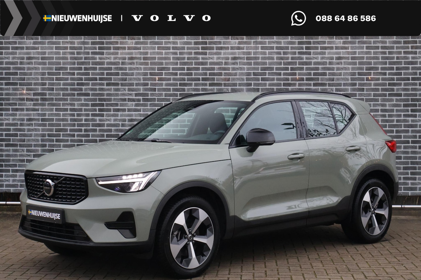 Volvo XC40 - 2.0 B4 Plus Dark | Adaptieve cruise control | Parkeersensoren voor + achter | Parkeercamer - AutoWereld.nl