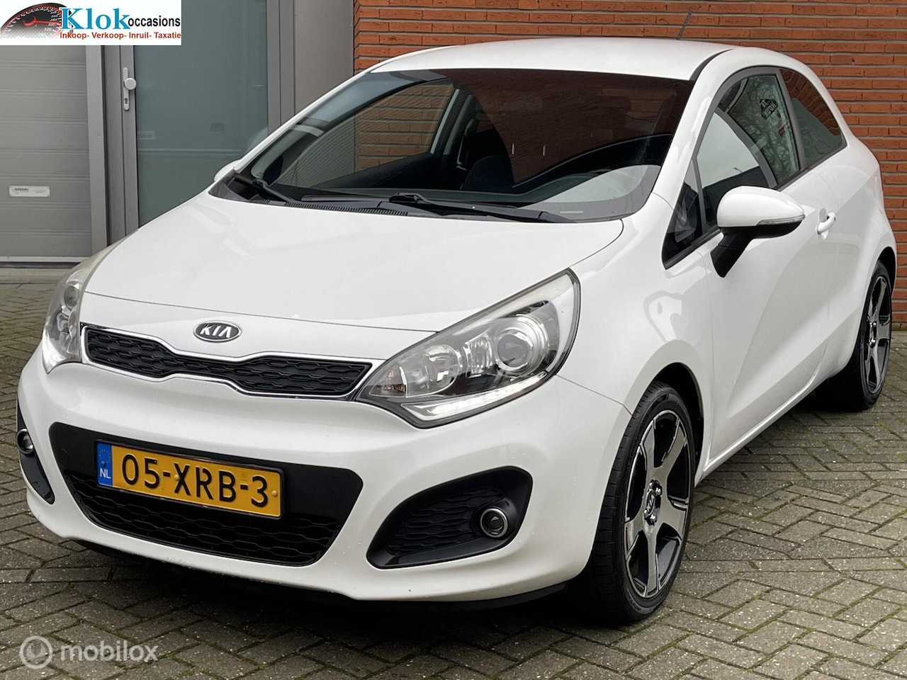 Kia Rio - 1.2 CVVT Super Pack NAP Clima Cruise Parkeer sensor - AutoWereld.nl