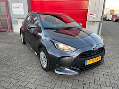 Toyota Yaris - 1.5 VVT-i 125pk Active / Adaptieve cruise control / Apple- Android auto / Camera / DAB / H