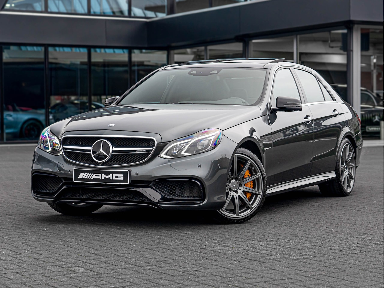 Mercedes-Benz E-klasse - AMG 63 S 4MATIC | Keramisch | BRABUS Uitlaat | Topstaat - AutoWereld.nl