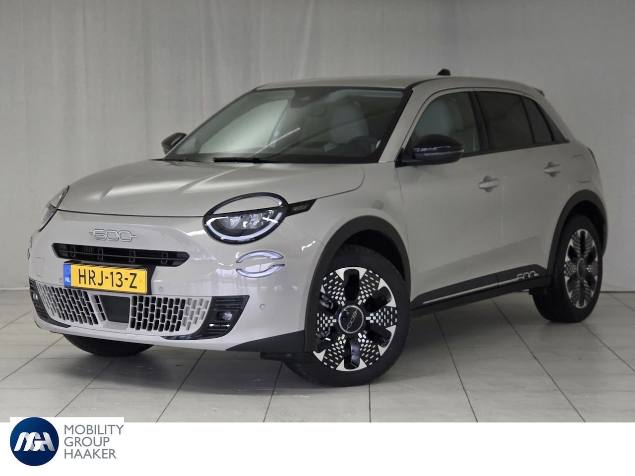 Fiat 600 - 1.2 Hybrid La Prima | Lederen Bekleding | Apple-Android | Parkeercamera - AutoWereld.nl