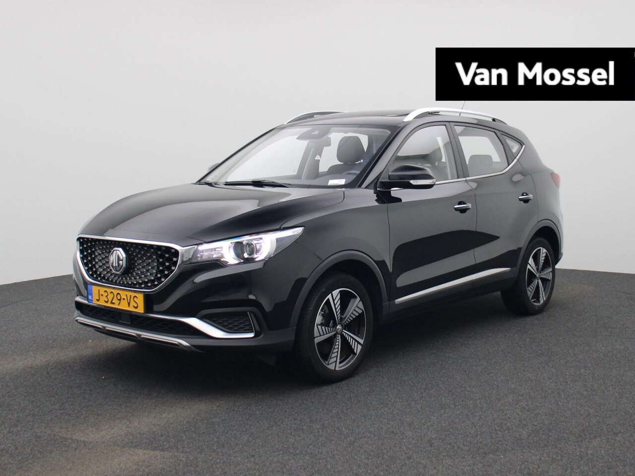 MG ZS - Luxury 45 kWh | Panorama dak | Leder | Apple carplay / Android | Parkeer camera - AutoWereld.nl